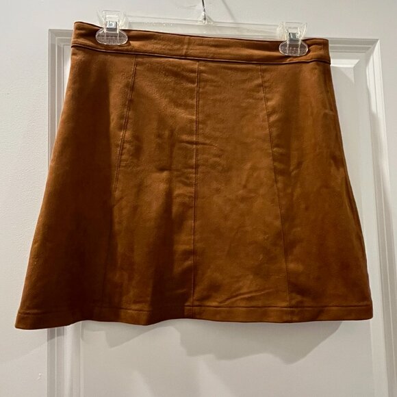 Forever 21 Los Angeles Tan Faux Suede Mini Skirt Button Front Women's Size Small - Picture 2 of 4